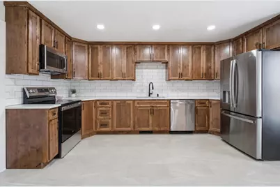 102 E 3rd Avenue, Brodhead, WI 53520 - Photo 10