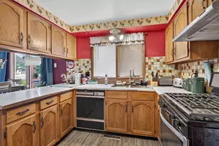 N6637 Meadowview Dr, Pardeeville, WI 53954 - Photo 6