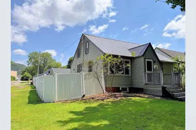 820 N Wacouta Avenue, Prairie Du Chien, WI 53821 - Photo 2