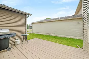 3821 Stonebridge Dr, Madison, WI 53719 - Photo 10