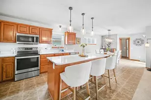 3821 Stonebridge Dr, Madison, WI 53719 - Photo 2