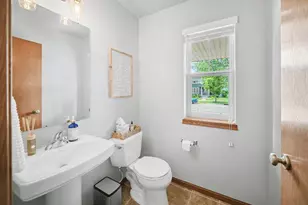 3821 Stonebridge Dr, Madison, WI 53719 - Photo 18