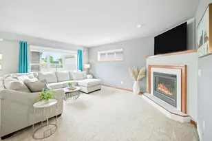 3821 Stonebridge Dr, Madison, WI 53719 - Photo 14