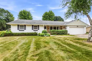 238 Woodland Ct, Lake Mills, WI 53551 - Photo 1