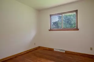 905 Flora Ln, Madison, WI 53714 - Photo 6