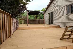 905 Flora Ln, Madison, WI 53714 - Photo 10