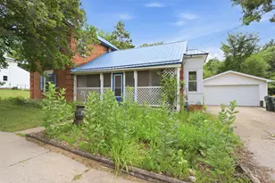 512 N East St, Wonewoc, WI 53968 - Photo 2