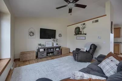416 Park View Road, Deerfield, WI 53531 - Photo 6