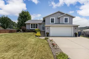 416 Park View Rd, Deerfield, WI 53531 - Photo 2