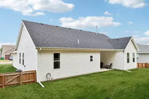 223 Cherry St, Edgerton, WI 53534 - Photo 2