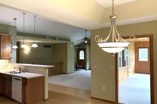 125 Summit Ct, Columbus, WI 53925 - Photo 8