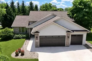 214 Coyle Pkwy, Cottage Grove, WI 53527 - Photo 2