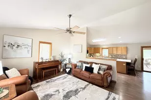 214 Coyle Pkwy, Cottage Grove, WI 53527 - Photo 6