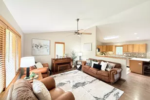 214 Coyle Pkwy, Cottage Grove, WI 53527 - Photo 4
