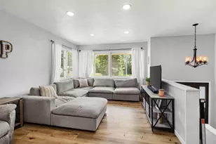 2019 Mitchell St, Oshkosh, WI 54901 - Photo 4