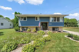 2019 Mitchell St, Oshkosh, WI 54901 - Photo 2