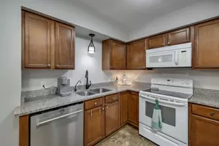 1435 Laramie Ln, Janesville, WI 53546 - Photo 10