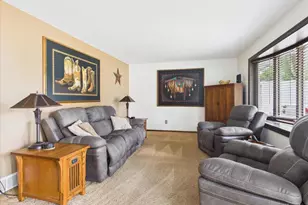 613 Whitehall Dr, Madison, WI 53714 - Photo 42