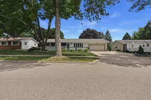 613 Whitehall Dr, Madison, WI 53714 - Photo 14