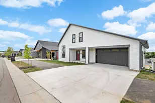 129 Lupine Ave, Poynette, WI 53955 - Photo 40