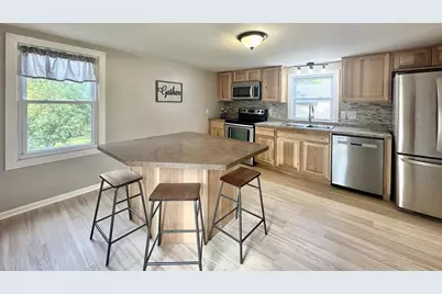 98 E Commerce Street, Cambria, WI 53923 - Photo 10
