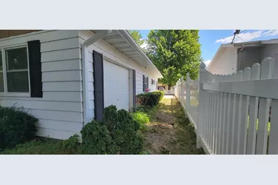 1133 N Claremont Drive, Janesville, WI 53545 - Photo 2