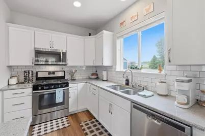3062 Pleasant Street, Sun Prairie, WI 53590 - Photo 10