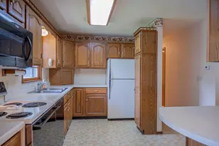308 Elmberta St, Mauston, WI 53948 - Photo 10