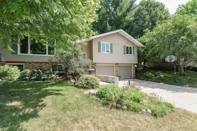 432 Applewood Lane, Janesville, WI 53548 - Photo 2