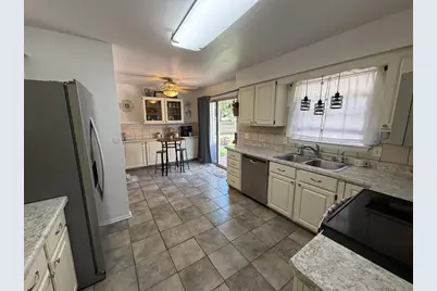 5201 N Grandeur Drive, Milton, WI 53563 - Photo 18