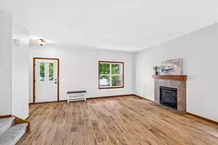 360 S Goldenrod Dr, Sun Prairie, WI 53590 - Photo 10