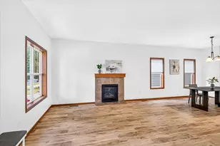 360 S Goldenrod Dr, Sun Prairie, WI 53590 - Photo 8