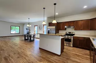 360 S Goldenrod Dr, Sun Prairie, WI 53590 - Photo 6