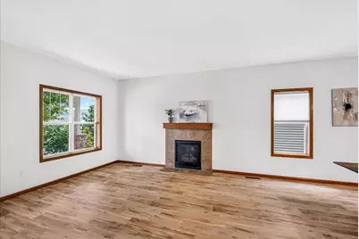 360 S Goldenrod Drive, Sun Prairie, WI 53590 - Photo 8