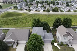 360 S Goldenrod Dr, Sun Prairie, WI 53590 - Photo 4