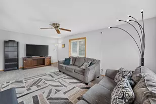 104 Woodview Dr, Cottage Grove, WI 53527 - Photo 6
