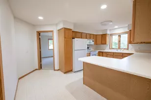 752 Westlawn Dr, Cottage Grove, WI 53527 - Photo 12