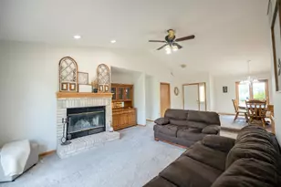 752 Westlawn Dr, Cottage Grove, WI 53527 - Photo 2