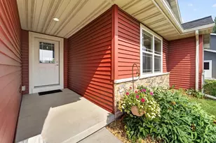 716 Holy Cross Way, Madison, WI 53704 - Photo 2