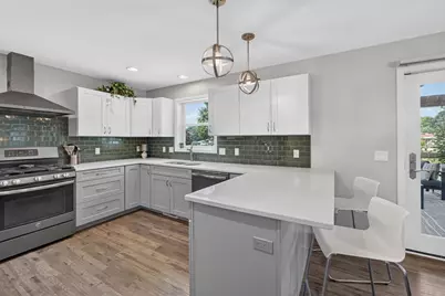 716 Holy Cross Way, Madison, WI 53704 - Photo 10