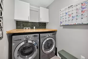 716 Holy Cross Way, Madison, WI 53704 - Photo 16