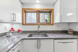 308 N Pinckney St, Madison, WI 53703 - Photo 14