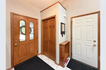 1063 N Thompson Road, Sun Prairie, WI 53590 - Photo 4