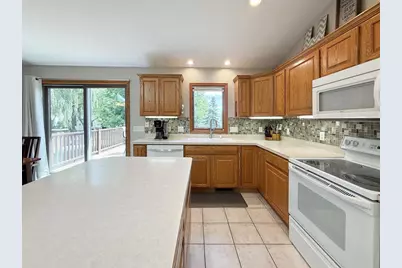 1063 N Thompson Road, Sun Prairie, WI 53590 - Photo 20