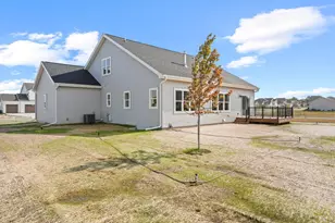 1421 Stonehaven Dr, Sun Prairie, WI 53590 - Photo 6