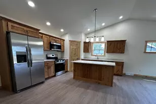 328 Brooke Cir, Montello, WI 53949 - Photo 4
