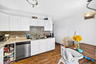 806 N Thompson Dr, Madison, WI 53704 - Photo 10