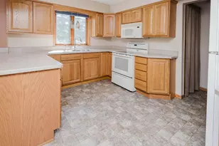 607 Dodge St, Mineral Point, WI 53565 - Photo 4