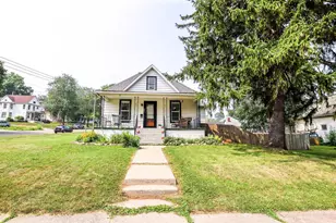 203 10th St, Baraboo, WI 53913 - Photo 2