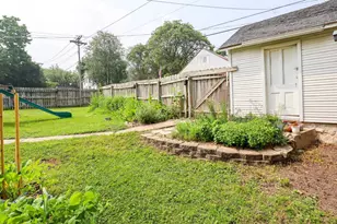 203 10th St, Baraboo, WI 53913 - Photo 32